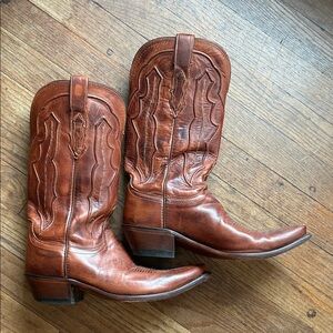 Women’s Luccheses 7B